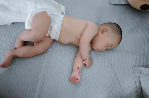 攀枝花宝宝脚心出汗怎么回事